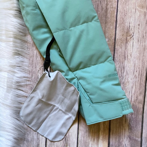 The North Face Women’s Corefire Down Jacket In Wasabi - Picture 5 of 10